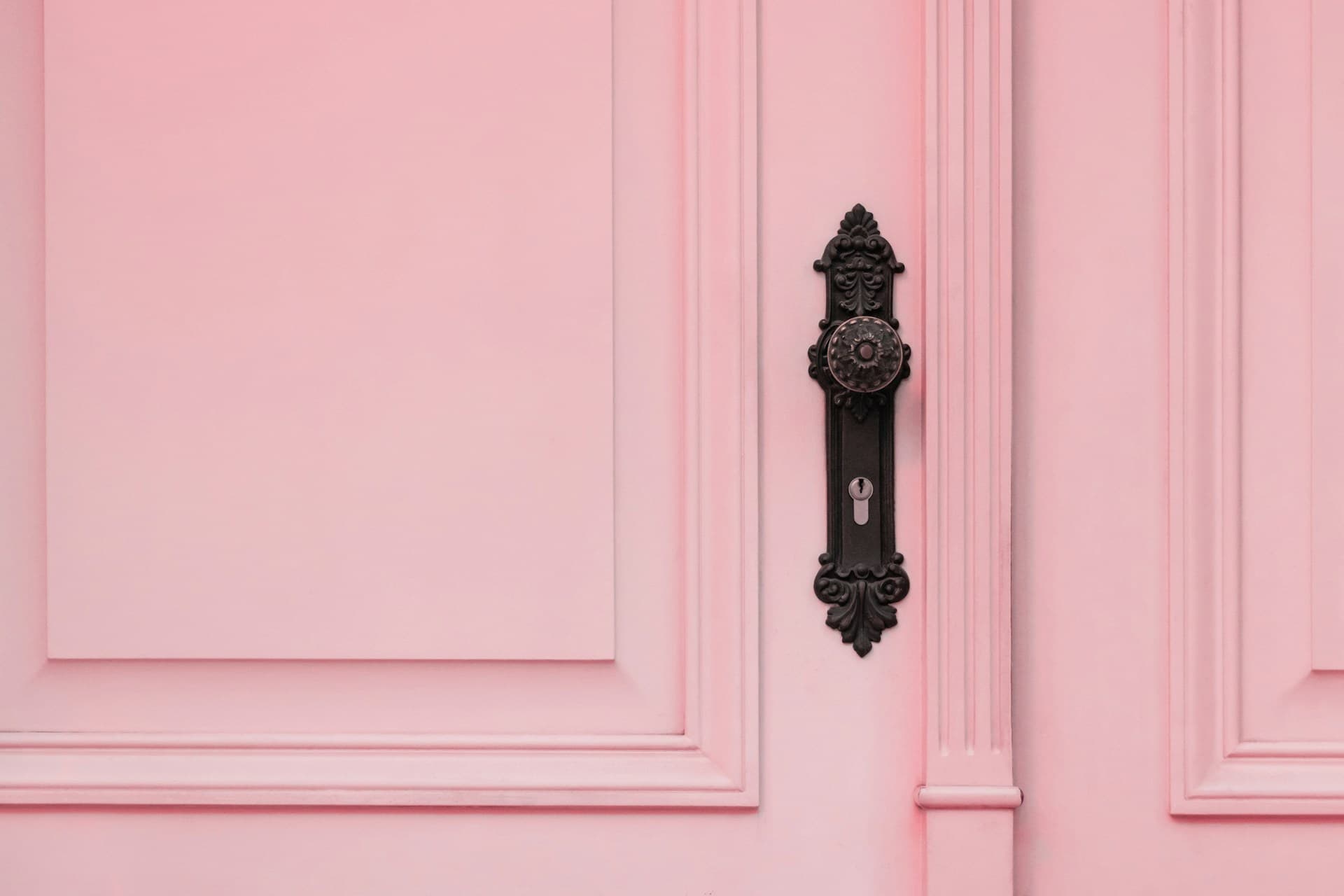 Are Pink Kitchens and Bathrooms Coming Back in Trend?